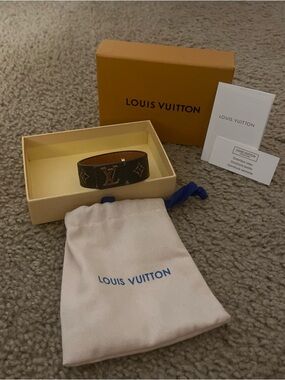 Lv Slim Bracelet